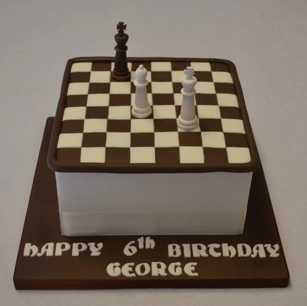Birthday cake with chess