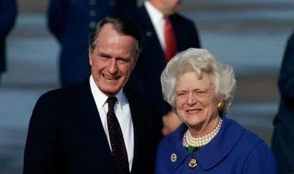Tsohon shugaban kasa W.H. Bush tare da marigayiya Barbara