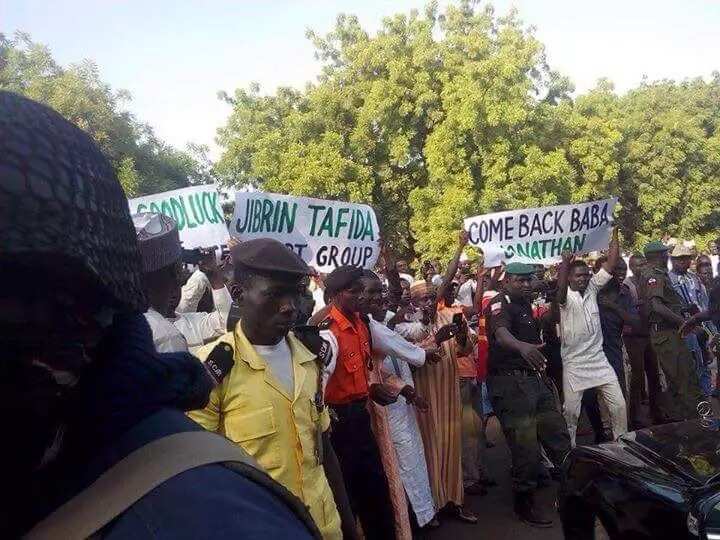 Goodluck Jonathan receives hero's welcome in Sokoto