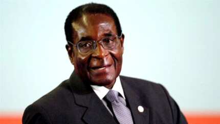 mugabe zimbabwe resigns educated terburuk pemimpin legit sebagai pertama