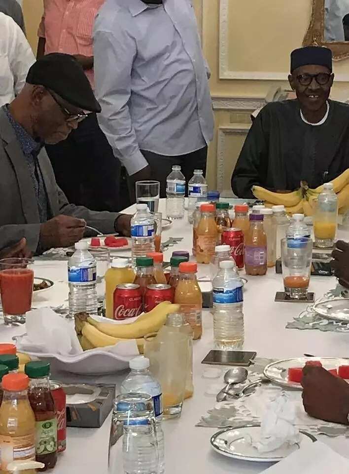 BREAKING: President Buhari meets with APC governors and leaders in London (photo)