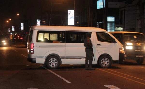 Just in: 12 internet fraudsters arrested, 10 cars seized in Lagos in an early morning raid of night club