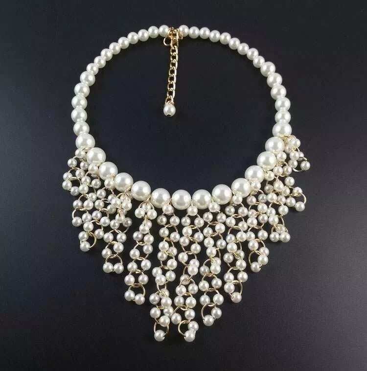 Beaded choker with pearls