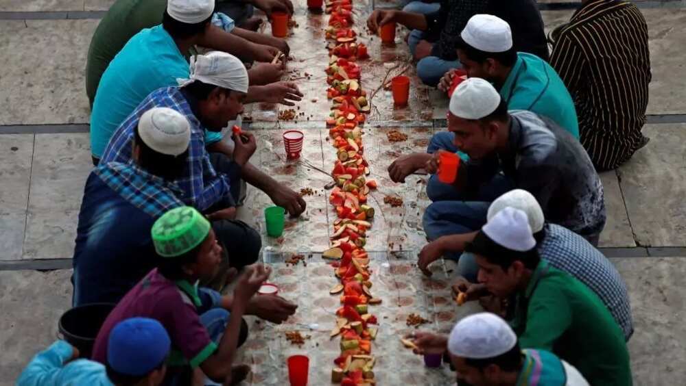 Falalar Ramadan: An ‘yanta fursinoni kusan dubu a Dubai Falalar Ramadan: An ‘yanta fursinoni kusan dubu a Dubai