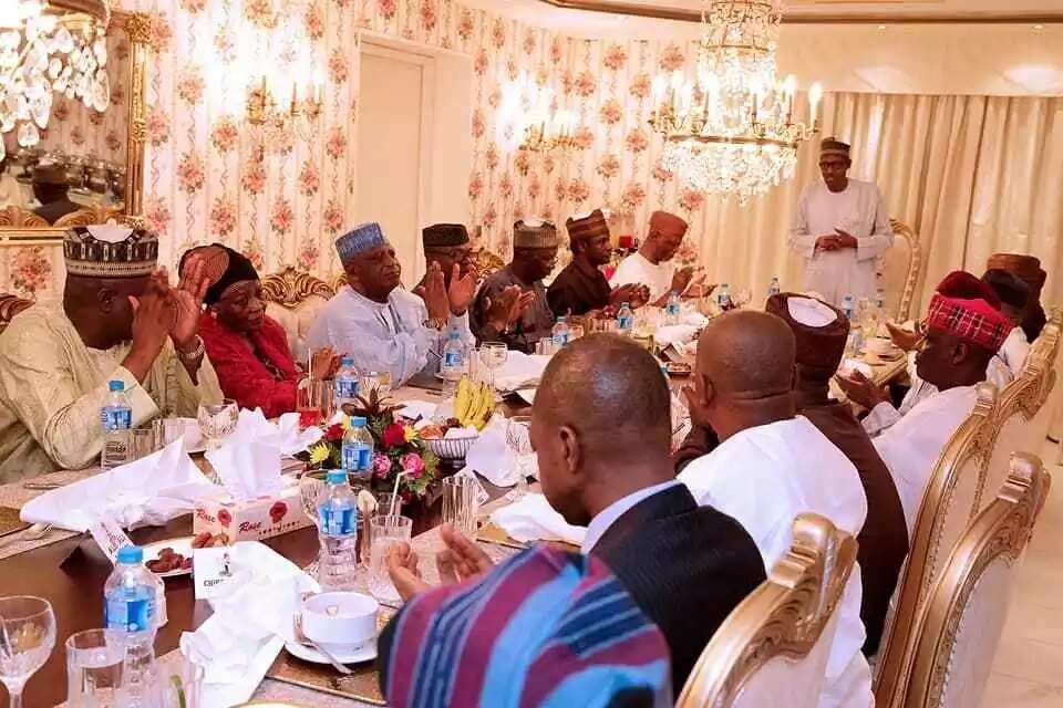 President Buhari hosts APC chieftains to dinner in presidential villa