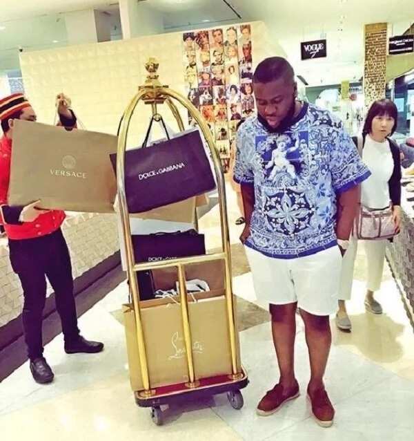 Ray Hushpuppi Receives Versace Cake From Versace On Birthday (PHOTO) -  Celebrities - Nigeria