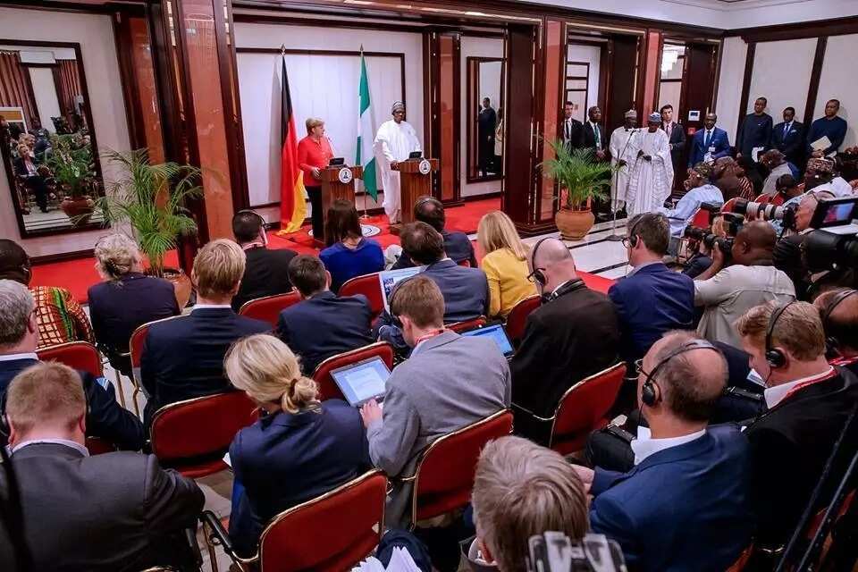 Labari cikin hotuna: Haduwar Buhari da Angela Merkel shugaban kasar Jamus a Villa