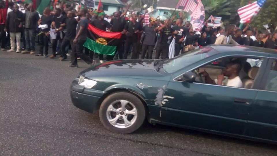 Breaking: Police, Nigerian army shoot unarmed Biafrans celebrating Trump's inauguration in Rivers