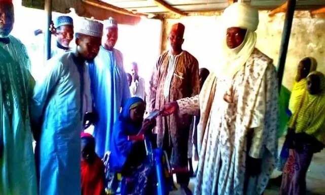Emir of Dutse gifts wheelchair to physically challenged girl who wept after failing to get one at an event (photos)