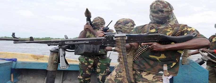 Tsagerun Nija Delta sun kara fasa bututun mai na Agip Tsagerun Nija Delta sun kara fasa bututun mai na Agip