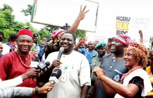 Mass rally rocks Abuja in support of President Buhari