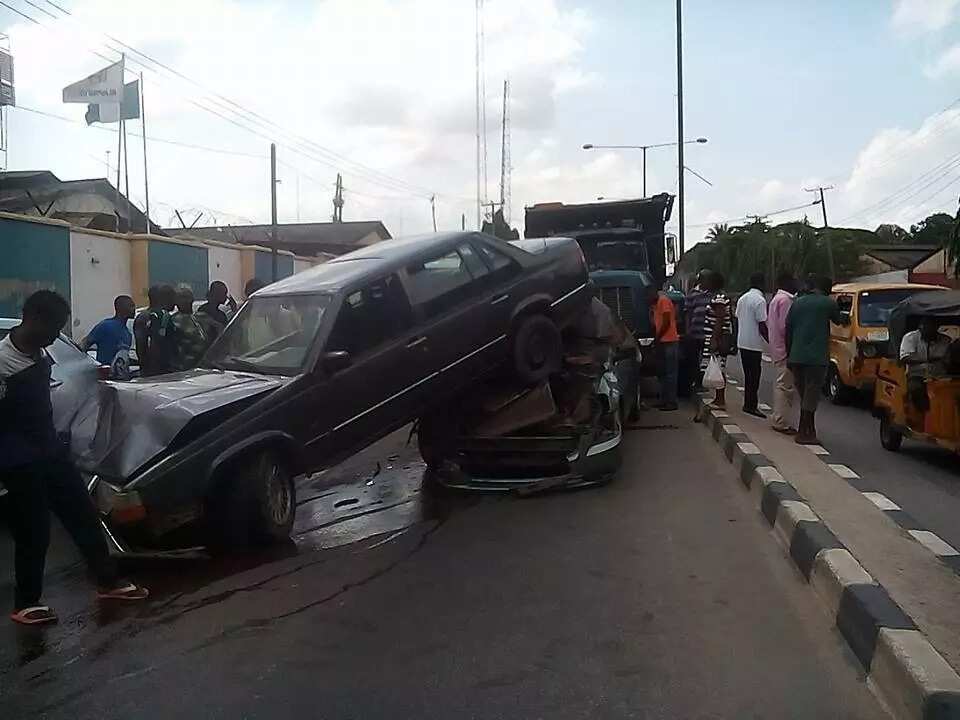 Husband and wife survives fatal accident in Ikeja (photos)