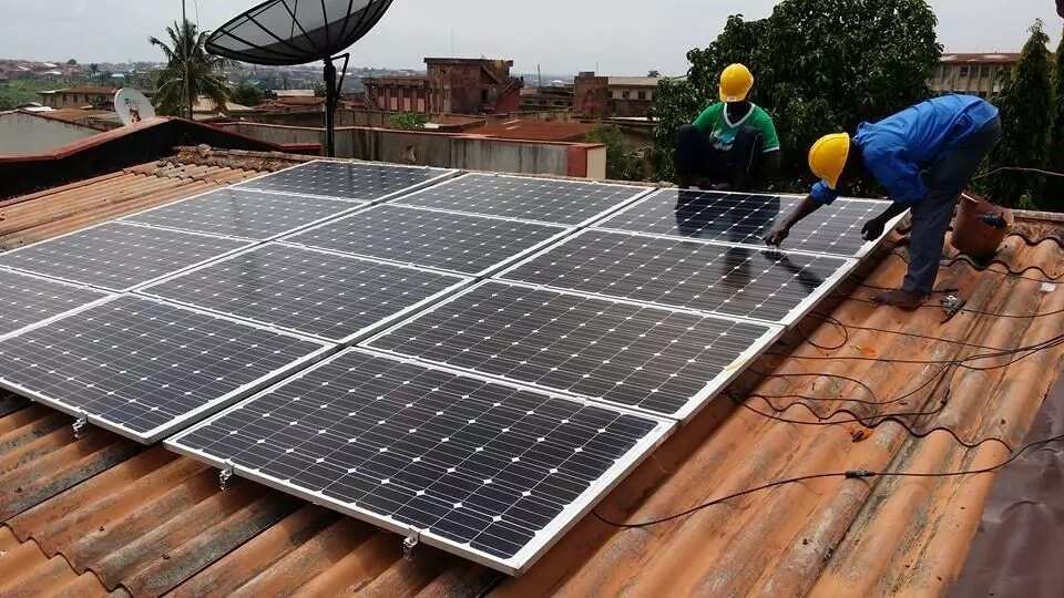 Monocrystalline type of solar panels for homes