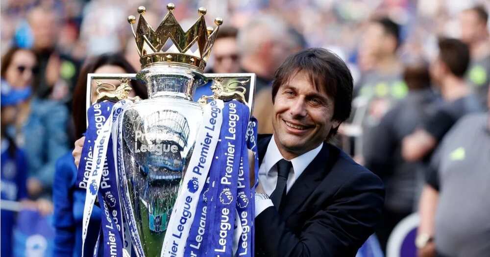 Chelsea coach Antonio Conte finally signs another deal at Stamford Bridge