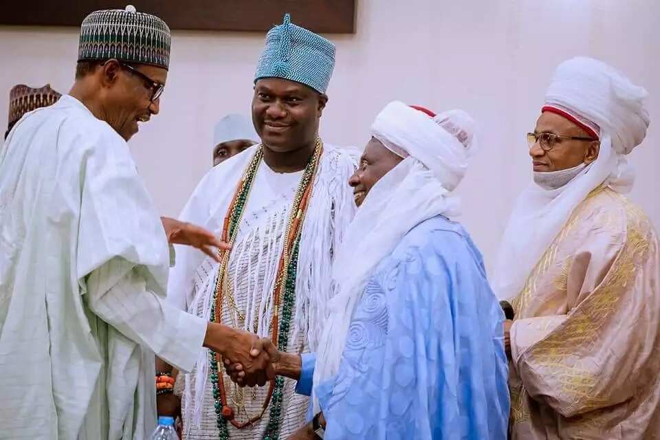 Hotuna: Shugaba Buhari ya sha ruwa da manyan Malamai da sarakuna