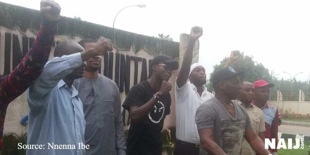 The protesters said they will be marching to the Presidential Villa to make their demand a on the fight against corruption known. Photo credit: Nnenna Ibe The protesters said they will be marching to the Presidential Villa to make their demand a on the fight against corruption known. Photo credit: Nnenna Ibe