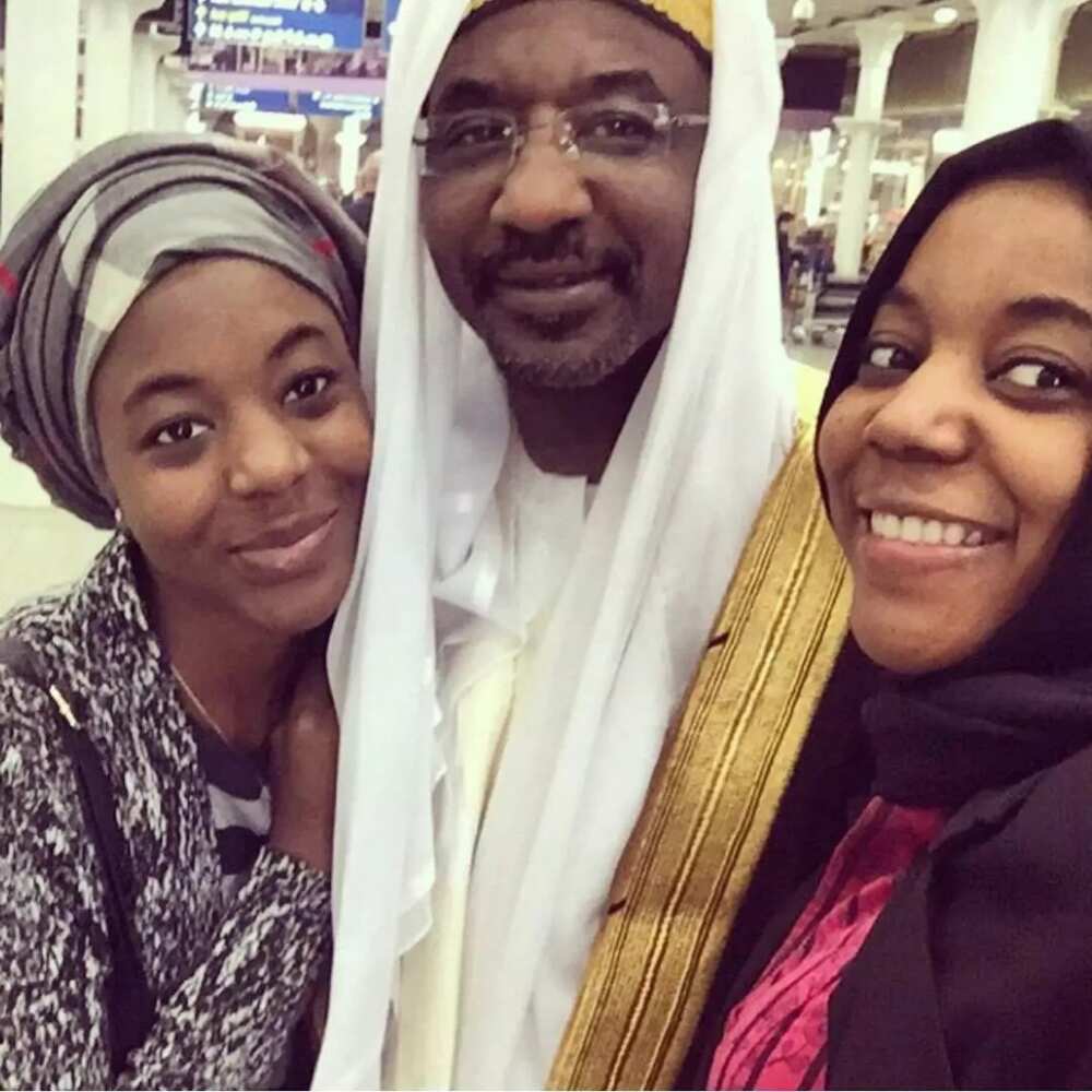 Emir of Kano Sanusi Shows Off His Wives & Children