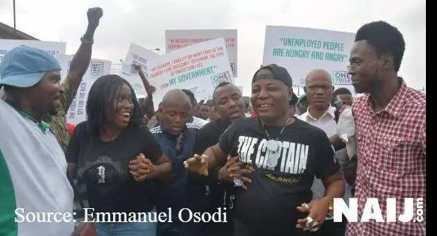Live Updates: Anti-Government protest kicks off as Nigerians gather in Lagos, Abuja (photos,video)