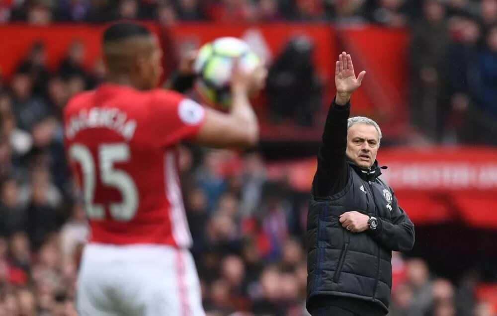 Zidane ya fara koyon Ingilishi domin gaje wurin Mourinho a Ingila Zidane ya fara koyon Ingilishi domin gaje wurin Mourinho a Ingila