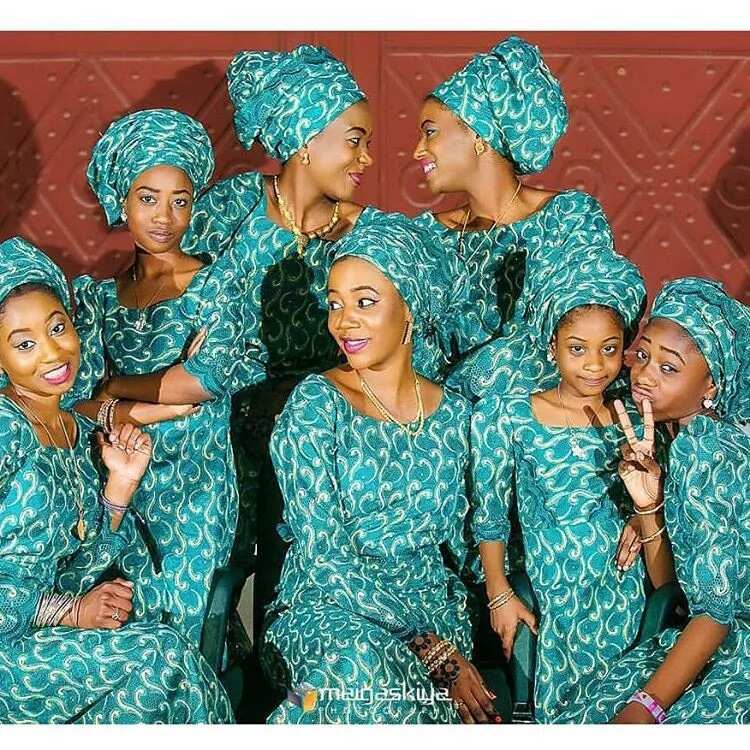 Emir of Kano Sanusi Shows Off His Wives & Children