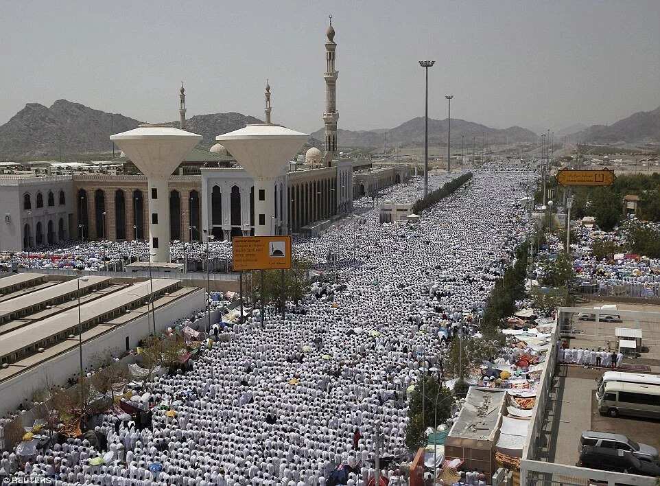 Muslims Gather At Mount Arafat To Mark Peak Of Hajj 2015