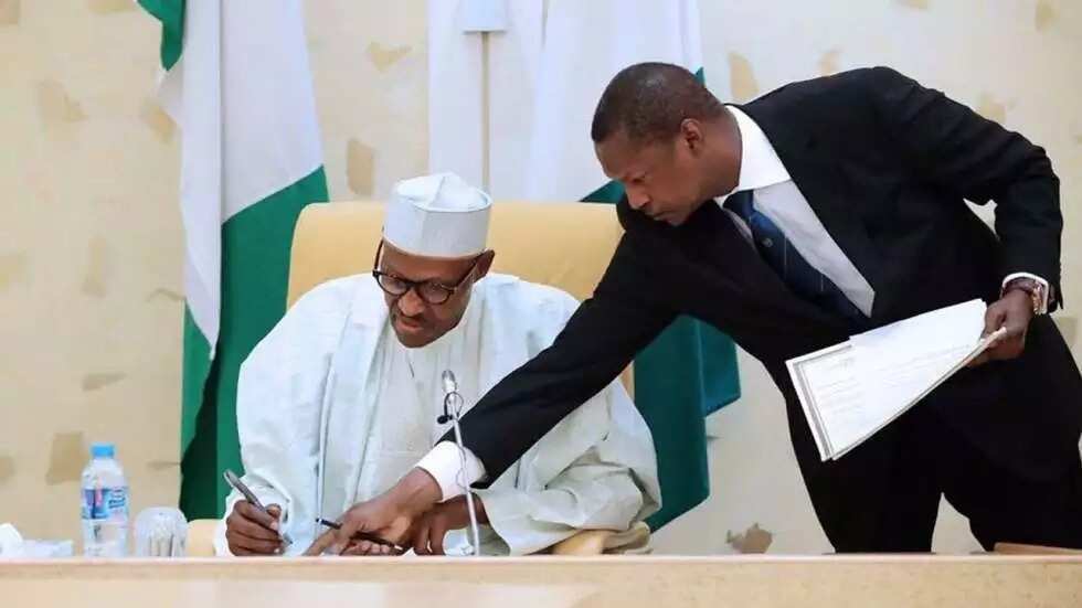 Buhari da Ministan Shari'a; Abubakar Malami (SAN)
Hakkin mallakar hoto: Fadar shugaban kasa