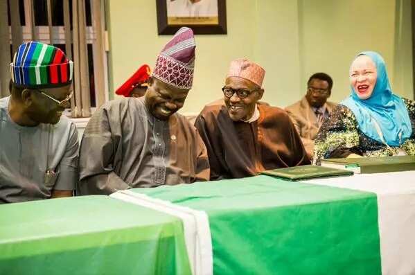 PHOTOS: Buhari Meets Nigerians In South Africa