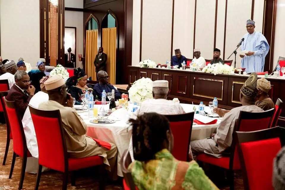 President Buhari hosts APC southwest leaders to dinner (photos)