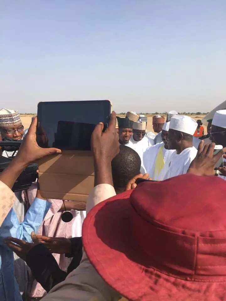 Goodluck Jonathan receives hero's welcome in Sokoto