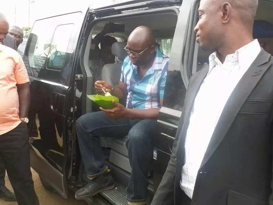Fayose seen eating rice at road-side canteen