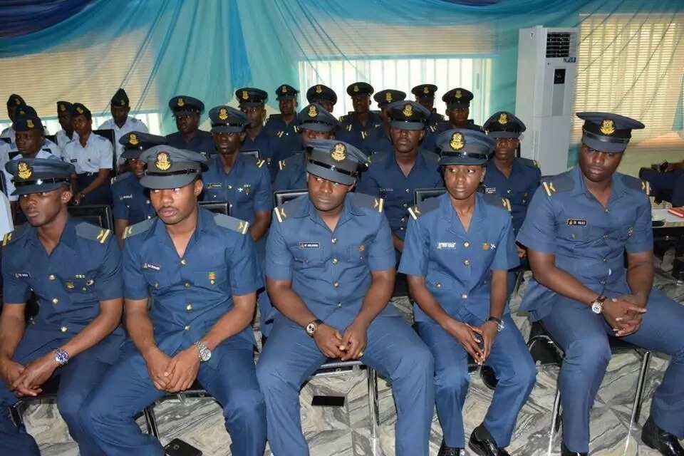 Sojin Saman Najeriya sun yaye sabbin dalibai masu tuqa sabbin jiragen da aka samo don yakar Boko Haram Sojin Saman Najeriya sun yaye sabbin dalibai masu tuqa sabbin jiragen da aka samo don yakar Boko Haram