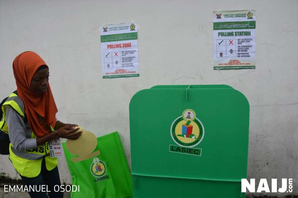 LIVE UPDATES: Governor Ambode casts his vote in Lagos LG polls (photos, video) LIVE UPDATES: Governor Ambode casts his vote in Lagos LG polls (photos, video)