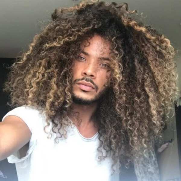 Trendy Afro hairstyles for men in 2018