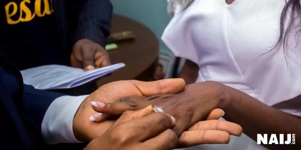 Fast rising Nigerian music artist Naomi Mac weds sweetheart secretly in Lagos (photos)