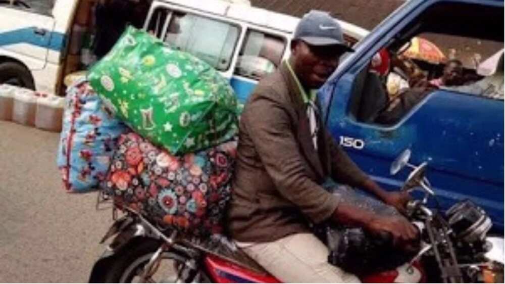 Confusion as residents flee Rivers state community Umudioga following cult clash (photos) Confusion as residents flee Rivers state community Umudioga following cult clash (photos)