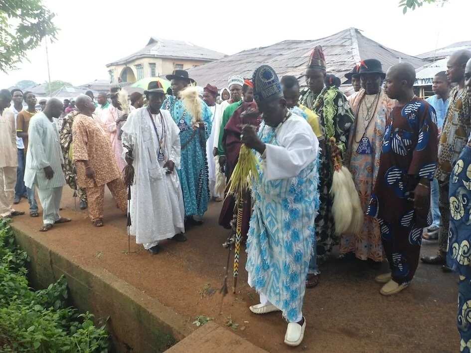 Ogboni fraternity cult: rituals, symbols, hand sign, human sacrifice