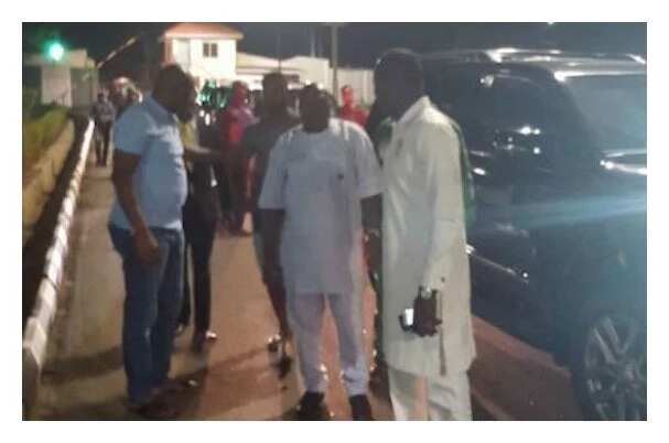 Breaking: Fayose stops DSS from arresting Pastor Johnson Suleman in Ekiti. (VIDEO)