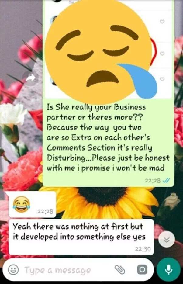 Lady shares message of how her boyfriend broke up with her on WhatsApp (photos)