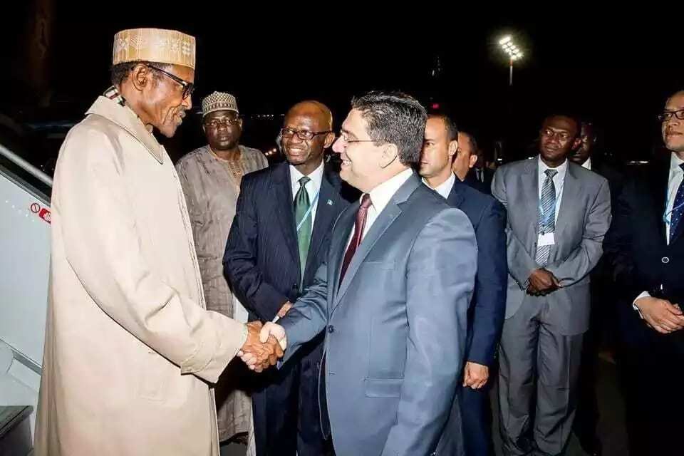 Shugaba Buhari ya isa kasar Morocco (Hotuna) Shugaba Buhari ya isa kasar Morocco (Hotuna)