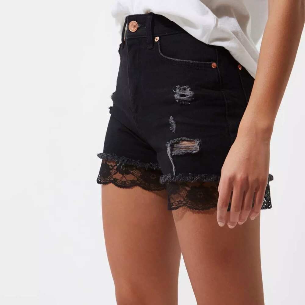 Jeans shorts with French lace trim