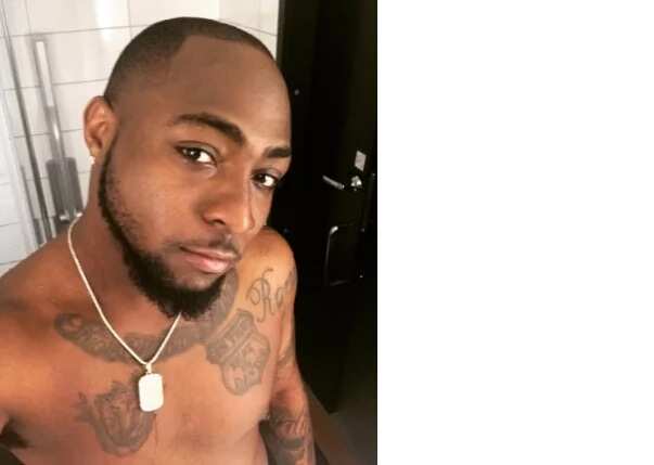 Fans slam Davido because of his hairy armpit (photo)