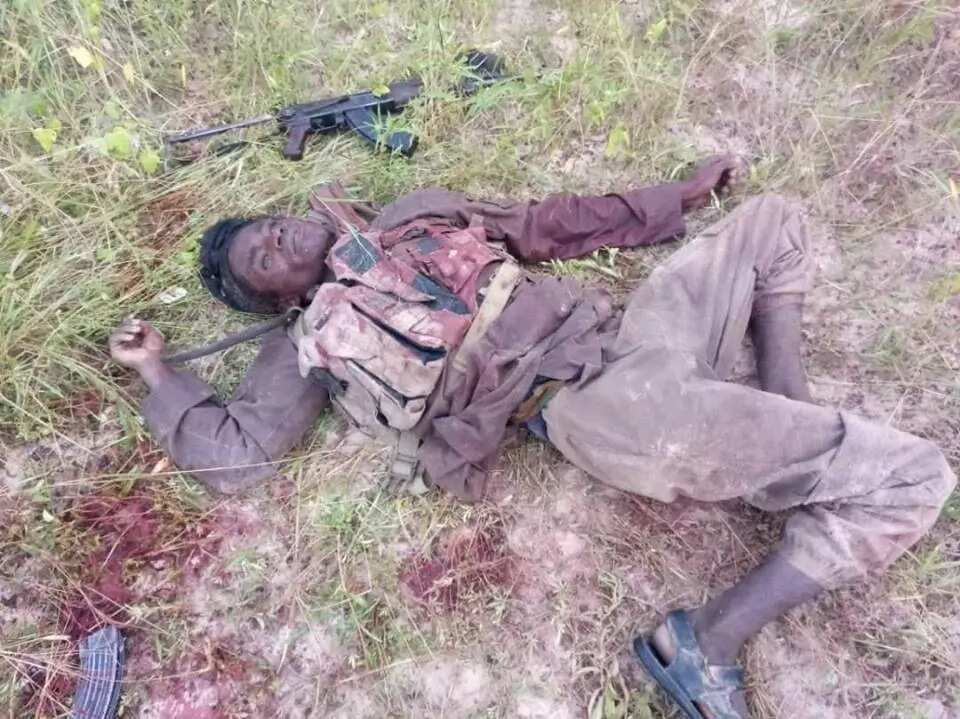 Da duminsa: Dakarun soji sun yiwa 'yan Boko Haram da suka kai masu hari kisan kiyashi, hotuna