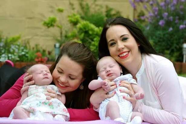 Twin Sisters Give Birth On The Same Day (PHOTOS)