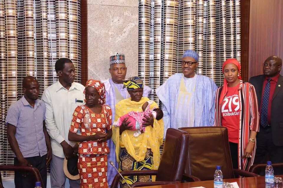 Hotunan da ya tabbatar da cewa an sace yan matan Chibok Hotunan da ya tabbatar da cewa an sace yan matan Chibok