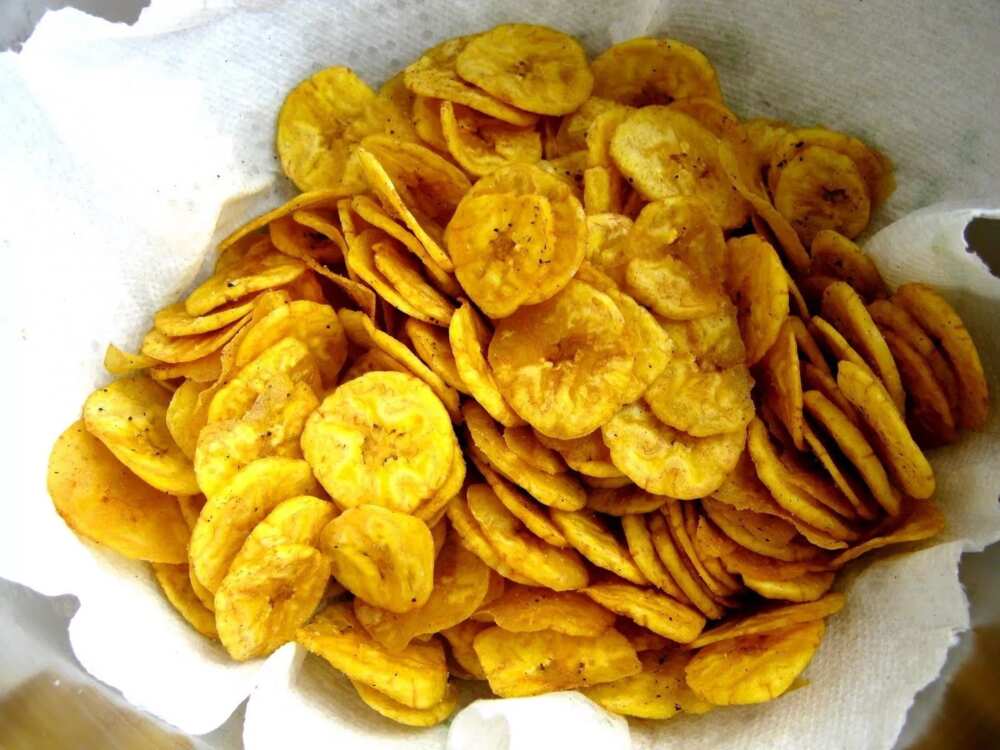 Plantain chips - most popular Nigerian snacks and how to make them