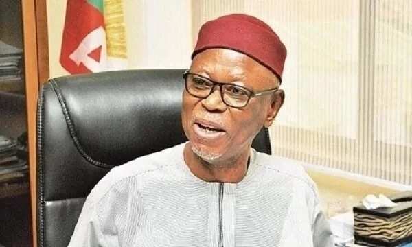 John Oyegun: Shugaban kasa Muhammadu Buhari ya ceci Jam’iyyar APC tun yanzu