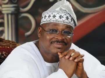 Governor Ajimobi embarrasses himself in front of Lautech students