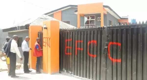 EFCC arrests 27 ‘wonder bank’ operators in Oyo