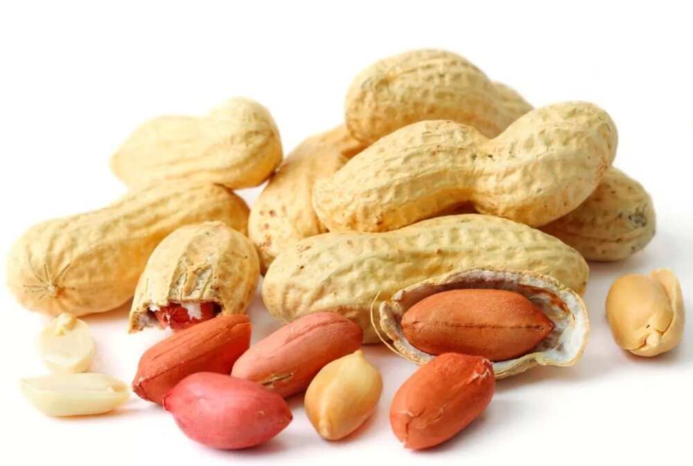 Peanuts in shell