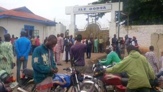 PHOTOS: Ile Ife Gloomy As Oba Passes On